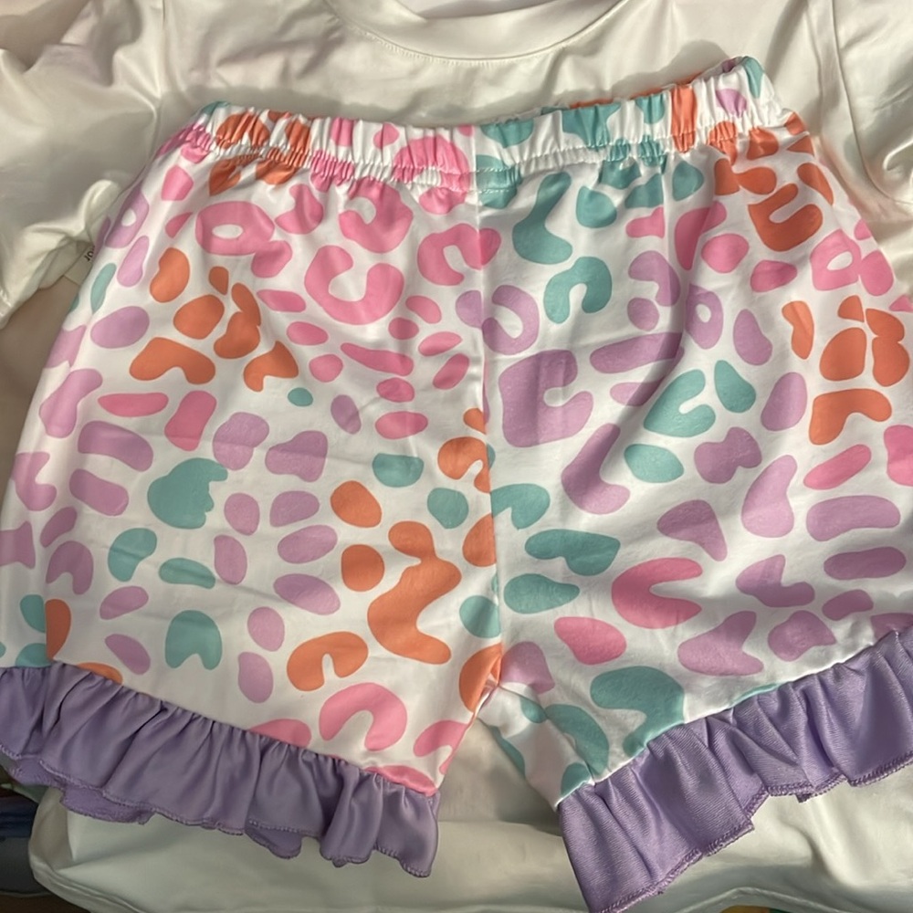 Shorts Set - Picture 4 of 7